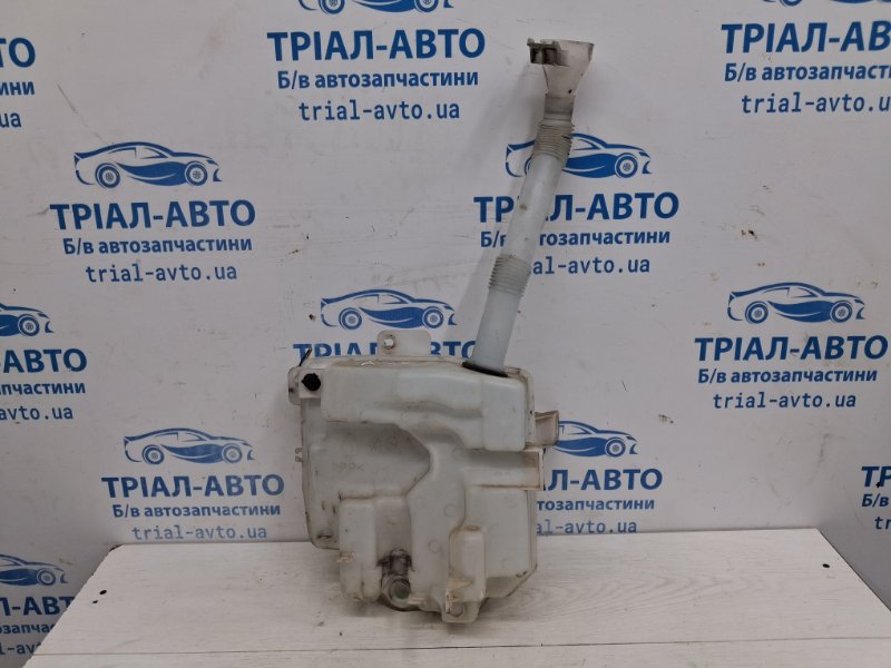 Бачок омывателя Mitsubishi ASX 2010- GA 1.8 Diesel 4N13 8260A215 Б/У