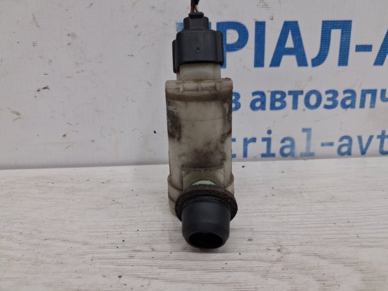 Насос омывателя стекла Mitsubishi ASX GA 1.8 Diesel 4N13 Насос омывателя стекла Mitsubishi ASX GA 1.8 Diesel 4N13