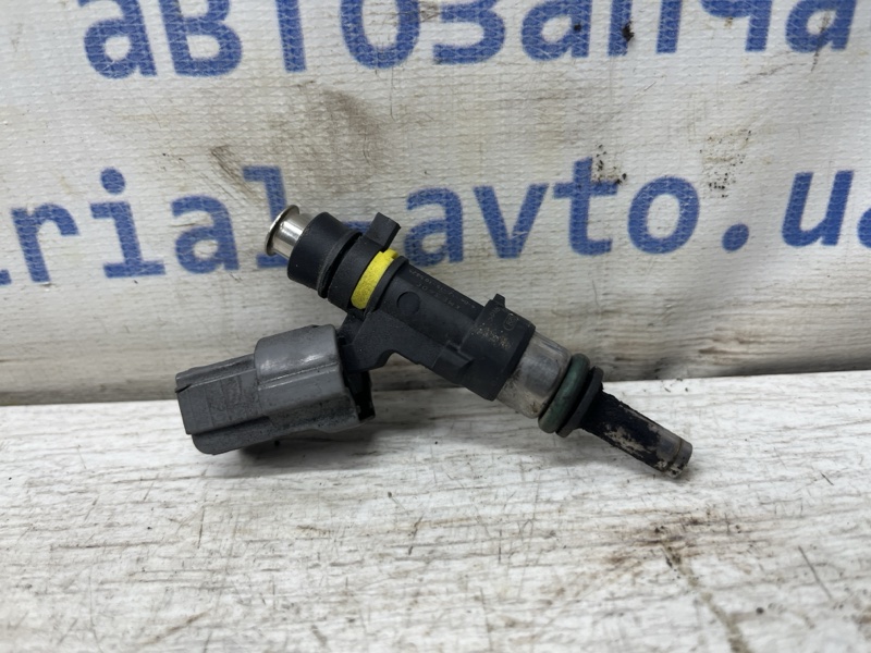 Форсунка топливная Mitsubishi Outlander 2012-2021 GF 2.0 бензин 4B11 1465A412 Б/У