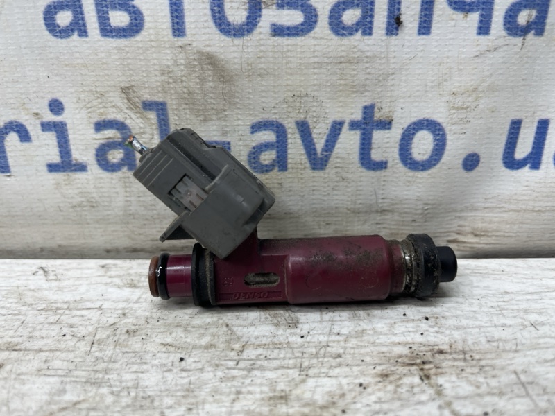 Запчасть форсунка топливная Mazda 3 2003-2009 BK 1.6 бензин Z6 BP4W-13-250 Б/У Форсунка топливная Mazda 3 2003-2009 BK 1.6 бензин Z6 BP4W-13-250 Б/У