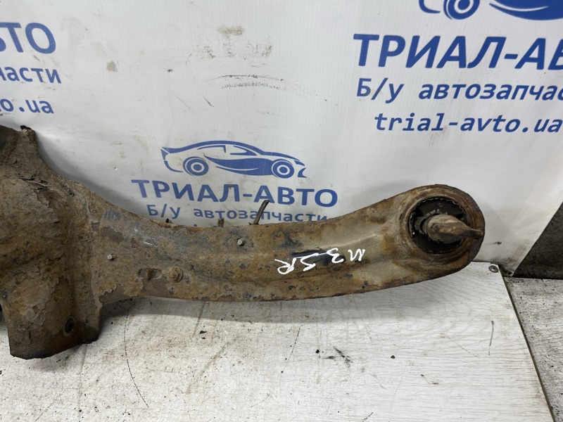 Рычаг задней подвески продольный правый Mazda 3 BK 1.6 бензин Z6 Рычаг задней подвески продольный правый Mazda 3 BK 1.6 бензин Z6