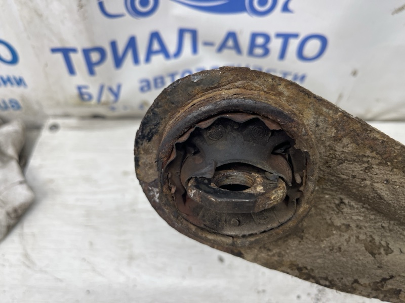 Рычаг задней подвески продольный правый 3 2003-2009 BK 1.6 бензин Z6 Рычаг задней подвески продольный правый 3 2003-2009 BK 1.6 бензин Z6