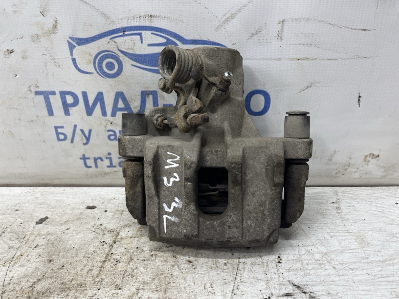 Суппорт задний левый 3 2003-2009 BK 1.6 бензин Z6 Суппорт задний левый 3 2003-2009 BK 1.6 бензин Z6