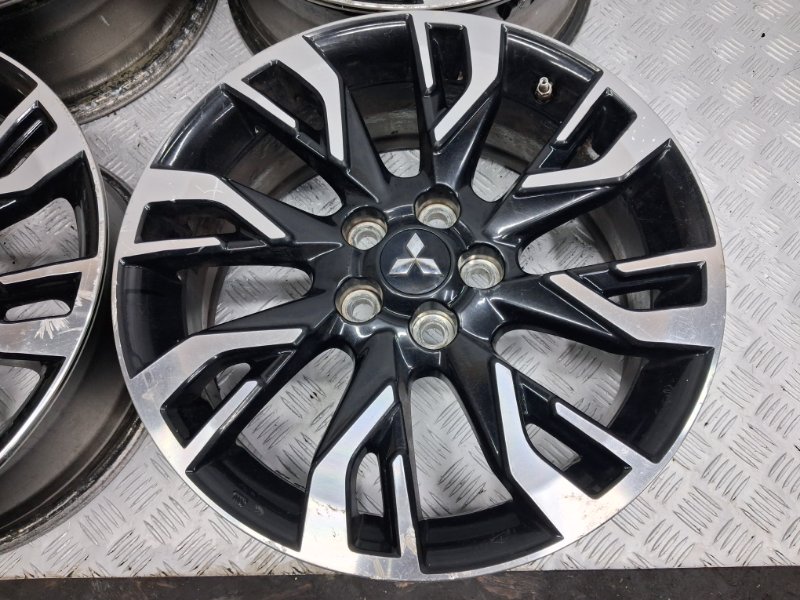Диски титан комплект R18 Outlander 2012-2021 GF 2.0 бензин 4B11 Диски титан комплект R18 Outlander 2012-2021 GF 2.0 бензин 4B11