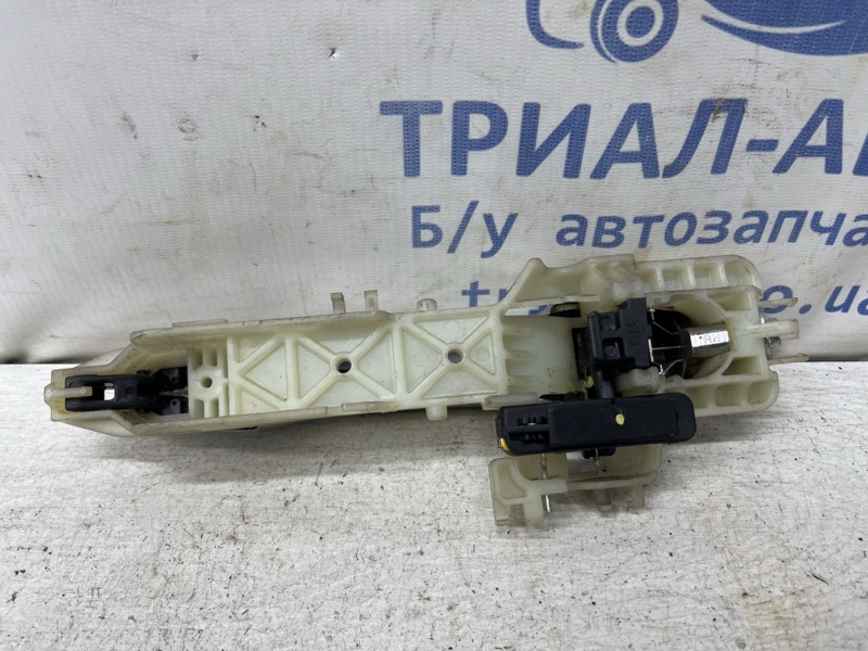 Ручка двери внешняя задняя правая Kia Sportage SL 2.0 diesel D4HA Ручка двери внешняя задняя правая Kia Sportage SL 2.0 diesel D4HA