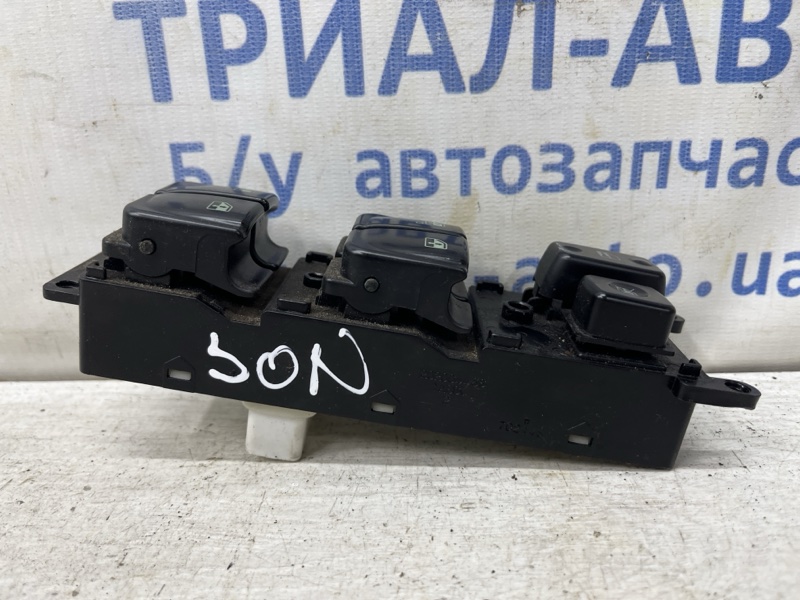 Блок управления стеклоподъемниками Sonata 2004-2010 NF 2.4 бензин G4KC Блок управления стеклоподъемниками Sonata 2004-2010 NF 2.4 бензин G4KC