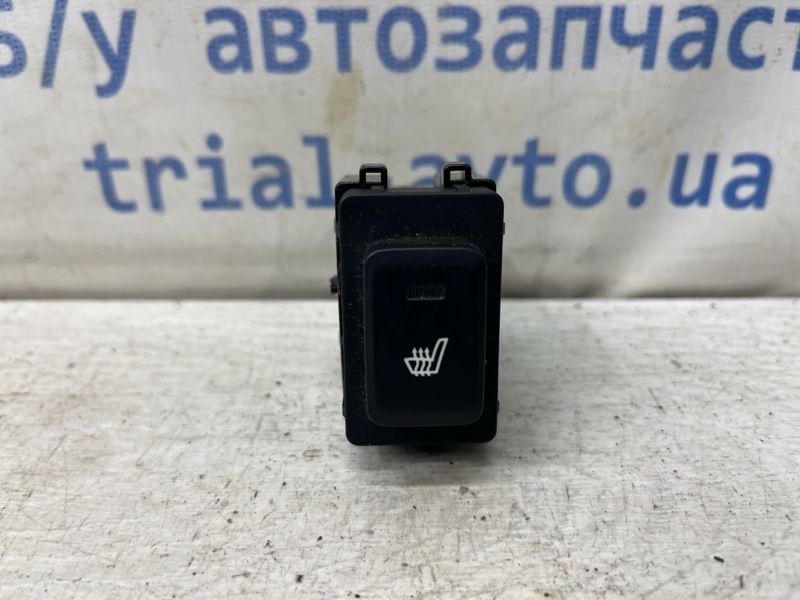 Запчасть кнопка подогрева Kia Sportage 2010-2016 SL 2.0 diesel D4HA 935751H000 Б/У Кнопка подогрева Kia Sportage 2010-2016 SL 2.0 diesel D4HA 935751H000 Б/У