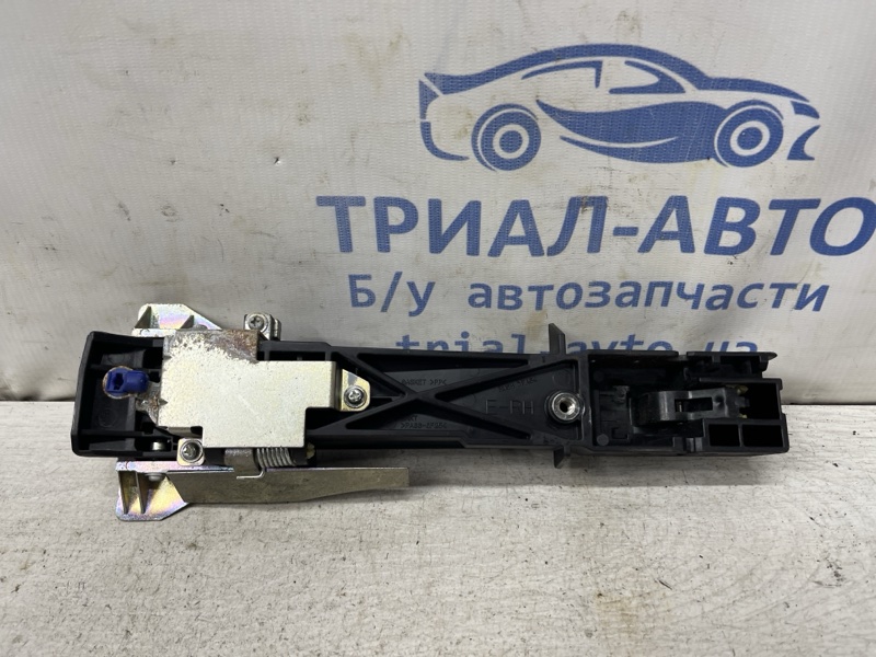 Ручка двери внешняя передняя правая Nissan X-Trail T31 2.5 бензин QR25DE Ручка двери внешняя передняя правая Nissan X-Trail T31 2.5 бензин QR25DE