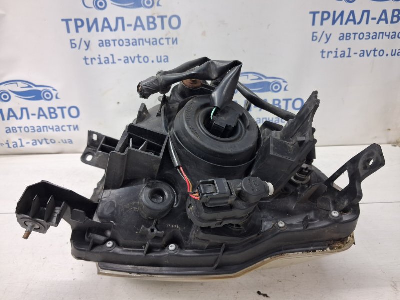 Фара правая X-Trail 2007-2015 T31 2.5 бензин QR25DE Фара правая X-Trail 2007-2015 T31 2.5 бензин QR25DE