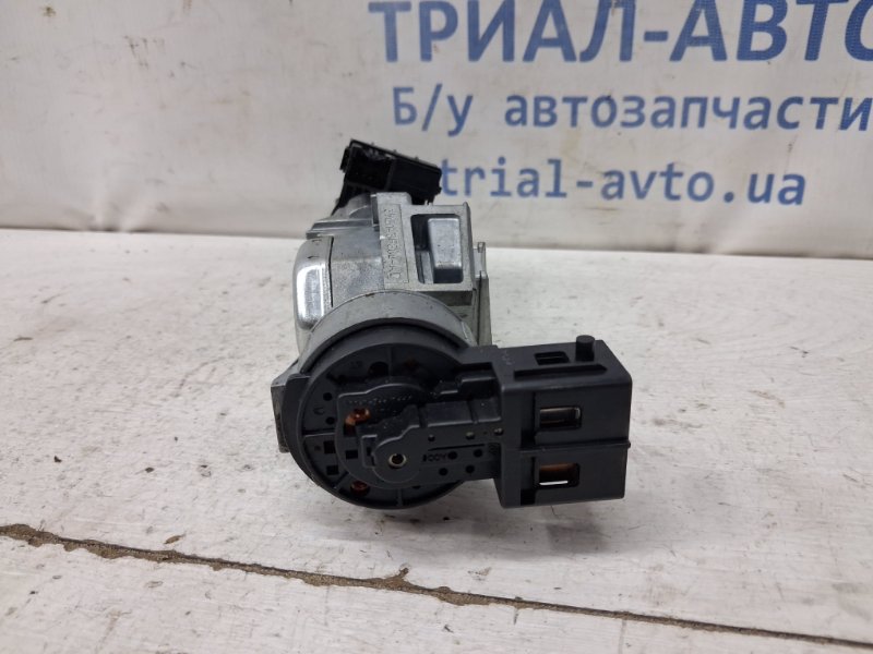 Замок зажигания 3 2003-2009 BK 1.6 бензин Z6 Замок зажигания 3 2003-2009 BK 1.6 бензин Z6