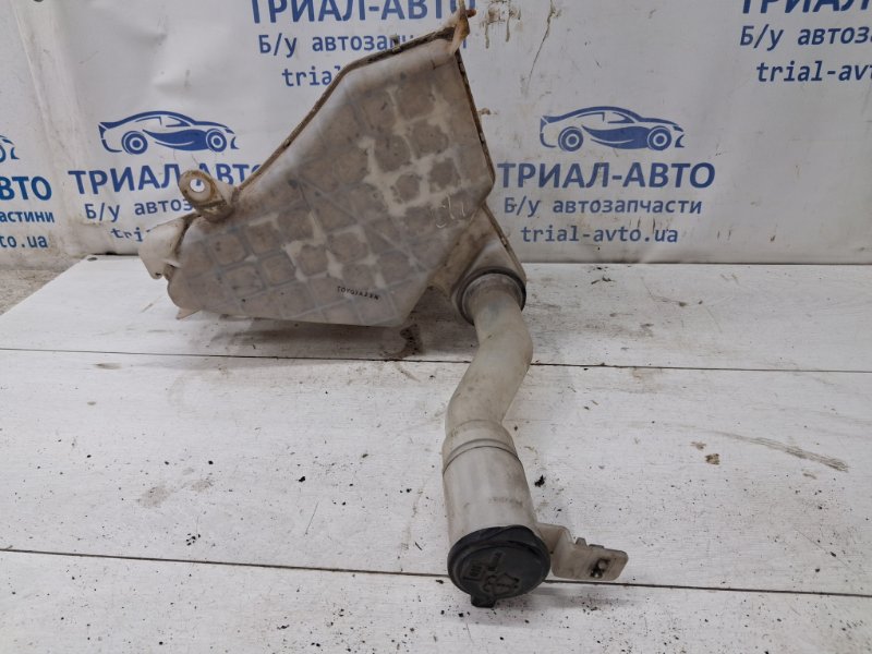 Бачок омывателя Toyota Prado J120 3.0 Diesel 1KDFTV Бачок омывателя Toyota Prado J120 3.0 Diesel 1KDFTV