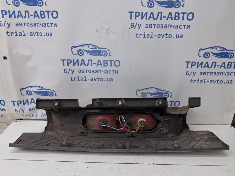 Фонарь задний внешний правый Trafic 2001-2014 FL M9R Фонарь задний внешний правый Trafic 2001-2014 FL M9R