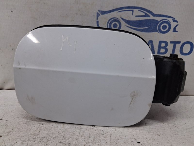Запчасть лючок бака Skoda Octavia 2013-2020 A7 5E0809909A Б/У Лючок бака Skoda Octavia 2013-2020 A7 5E0809909A Б/У