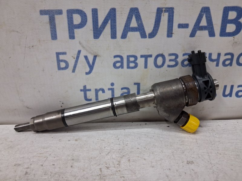 Запчасть форсунка топливная Hyundai IX35 2009-2015 LM 1.7 diesel D4FD 338002A610 Б/У Форсунка топливная Hyundai IX35 2009-2015 LM 1.7 diesel D4FD 338002A610 Б/У