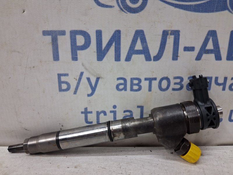 Запчасть форсунка топливная Hyundai IX35 2009-2015 LM 1.7 diesel D4FD 338002A610 Б/У Форсунка топливная Hyundai IX35 2009-2015 LM 1.7 diesel D4FD 338002A610 Б/У