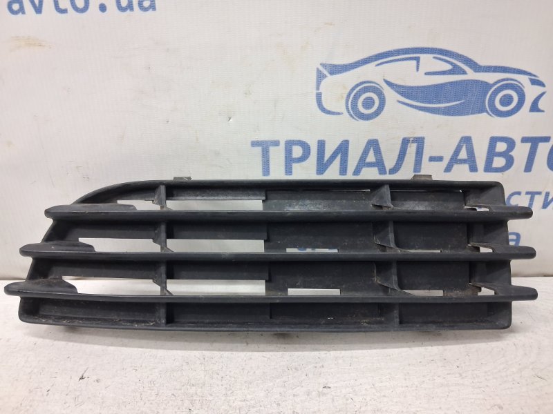 Запчасть решетка переднего бампера левая Mitsubishi Colt 2002-2012 6 1 MN105193XA Б/У Решетка переднего бампера левая Mitsubishi Colt 2002-2012 6 1 MN105193XA Б/У