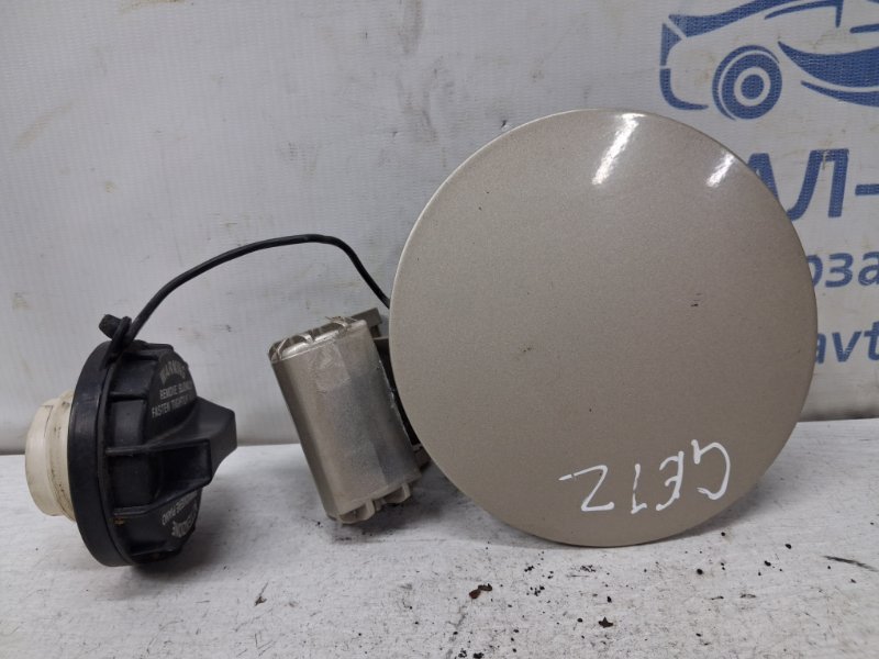 Запчасть лючок бака Hyundai Getz 2002-2011 1 1.4 695101C000 Б/У Лючок бака Hyundai Getz 2002-2011 1 1.4 695101C000 Б/У