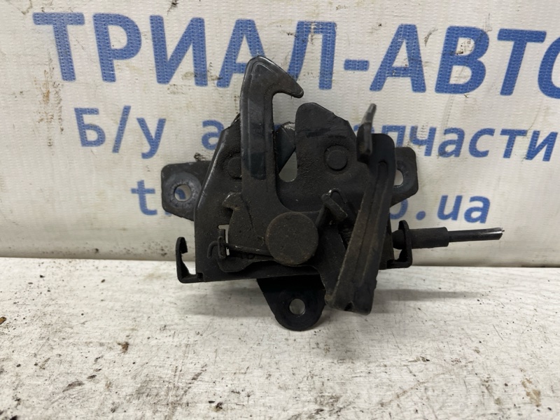 Запчасть замок капота Hyundai Getz 2002-2011 1 1.4 811301C000 Б/У Замок капота Hyundai Getz 2002-2011 1 1.4 811301C000 Б/У