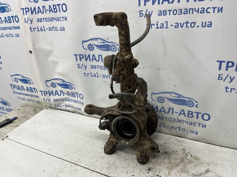Кулак поворотный левый со ступицей Prado 2002-2009 J120 3.0 Diesel 1KDFTV