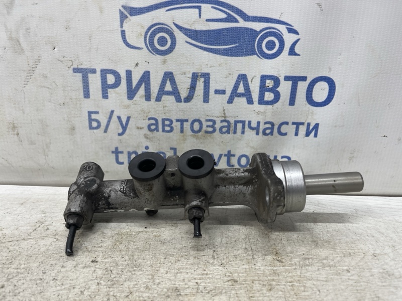 Запчасть тормозной цилиндр главный Renault Trafic 2001-2014 FL M9R 7701067863 Б/У Тормозной цилиндр главный Renault Trafic 2001-2014 FL M9R 7701067863 Б/У
