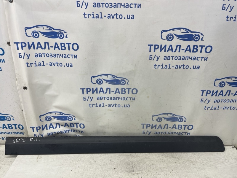 Накладка двери передняя левая Hyundai Getz 2002-2011 1 1.4 877211C500CA Б/У