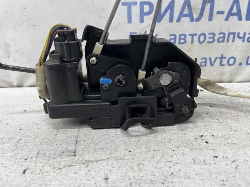 Замок двери задний левый Hyundai Getz 1 1.4 Замок двери задний левый Hyundai Getz 1 1.4