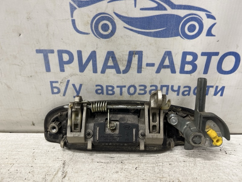 Ручка двери внешняя передняя правая Hyundai Getz 1 1.4 Ручка двери внешняя передняя правая Hyundai Getz 1 1.4