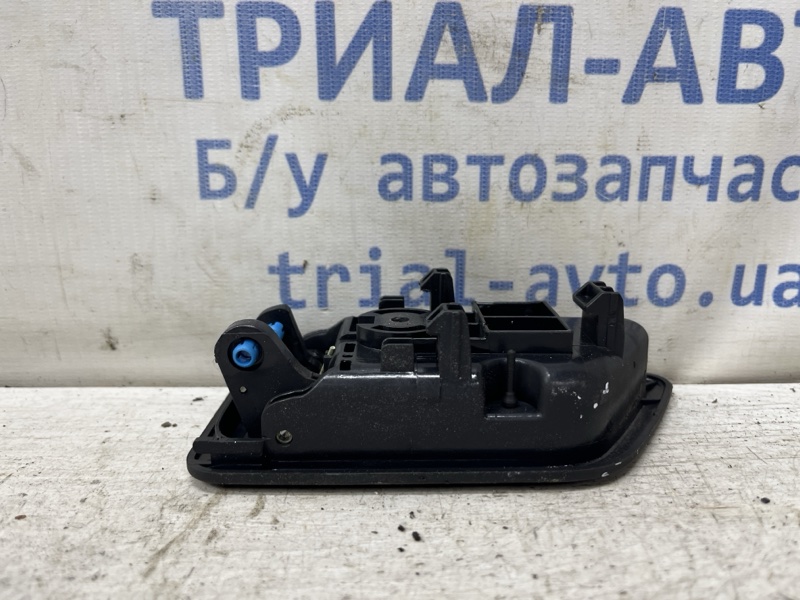 Ручка двери внутренняя правая Hyundai Getz 1 1.4 Ручка двери внутренняя правая Hyundai Getz 1 1.4