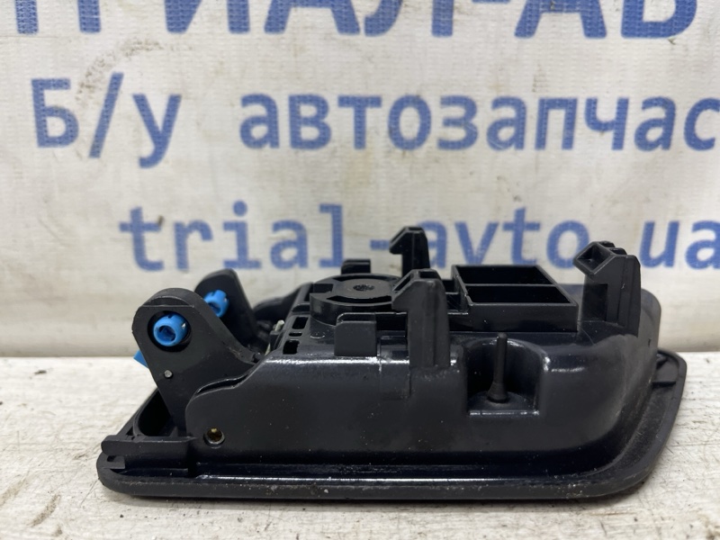 Ручка двери внутренняя правая Hyundai Getz 1 1.4 Ручка двери внутренняя правая Hyundai Getz 1 1.4