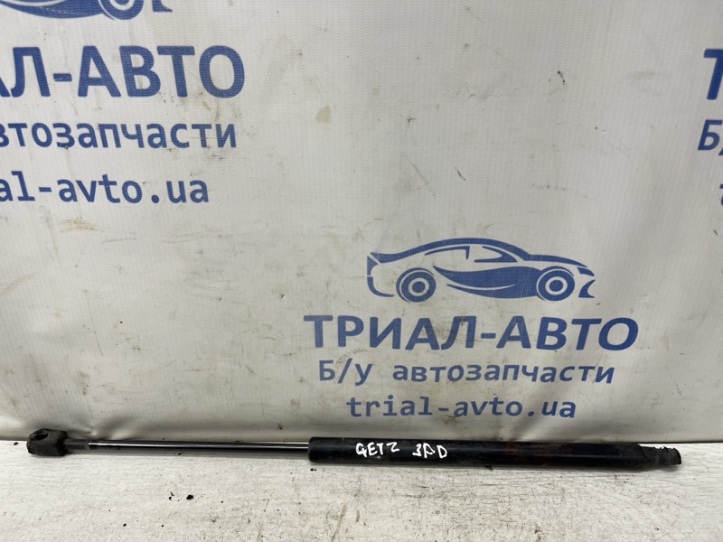 Запчасть амортизатор крышки багажника Hyundai Getz 2002-2011 1 1.4 817701C001 Б/У Амортизатор крышки багажника Hyundai Getz 2002-2011 1 1.4 817701C001 Б/У