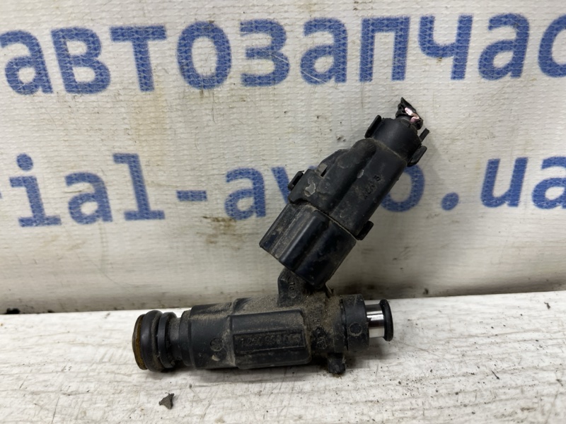 Запчасть форсунка топливная Hyundai Getz 2002-2011 1 1.4 3531022600 Б/У Форсунка топливная Hyundai Getz 2002-2011 1 1.4 3531022600 Б/У