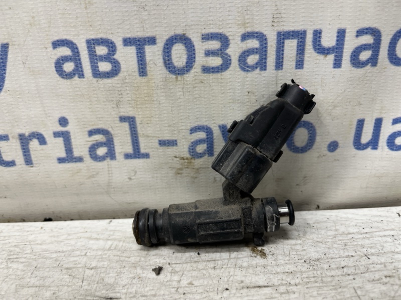 Запчасть форсунка топливная Hyundai Getz 2002-2011 1 1.4 3531022600 Б/У Форсунка топливная Hyundai Getz 2002-2011 1 1.4 3531022600 Б/У
