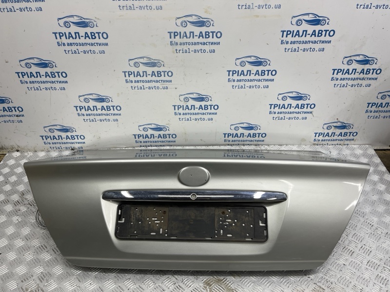 Запчасть крышка багажника Toyota Camry 2001-2006 XV30 2.4 Бензин 2AZFE 6440133270 Б/У Крышка багажника Toyota Camry 2001-2006 XV30 2.4 Бензин 2AZFE 6440133270 Б/У