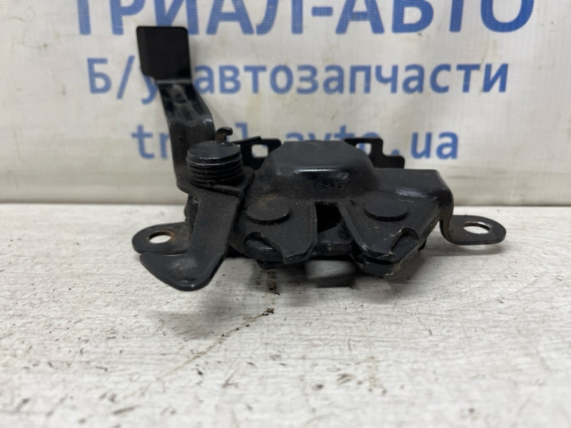 Замок капота Camry 2001-2006 XV30 2.4 Бензин 2AZFE Замок капота Camry 2001-2006 XV30 2.4 Бензин 2AZFE
