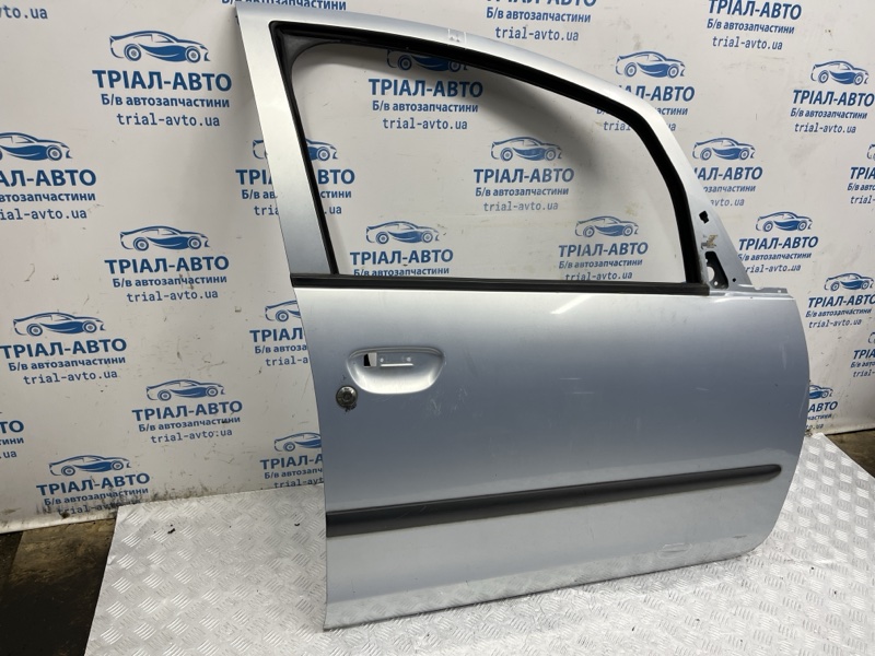Дверь передняя правая Mitsubishi Colt 6 1.1 Дверь передняя правая Mitsubishi Colt 6 1.1