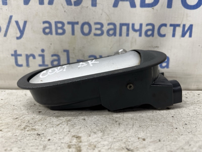 Ручка двери внутренняя правая Colt 2002-2012 6 1.1 Ручка двери внутренняя правая Colt 2002-2012 6 1.1
