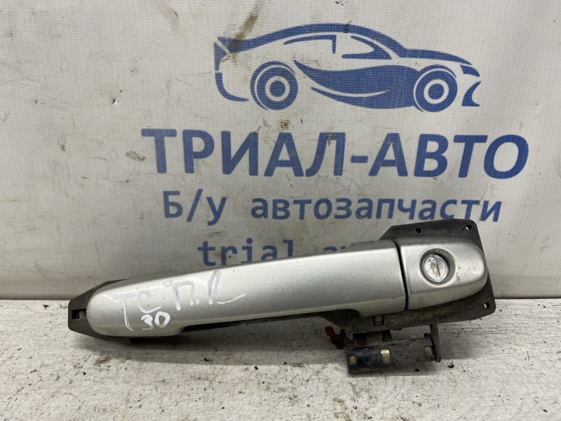 Запчасть ручка двери внешняя передняя правая Toyota Camry 2001-2006 XV30 2.4 Бензин 2AZFE 6920133010 Б/У Ручка двери внешняя передняя правая Toyota Camry 2001-2006 XV30 2.4 Бензин 2AZFE 6920133010 Б/У