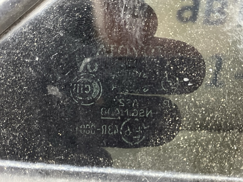 Стекло двери задней правой (форточка) Toyota Camry XV30 2.4 Бензин 2AZFE Стекло двери задней правой (форточка) Toyota Camry XV30 2.4 Бензин 2AZFE