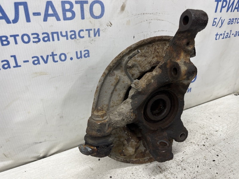 Кулак поворотный левый со ступицей Mitsubishi Colt 6 1.1 Кулак поворотный левый со ступицей Mitsubishi Colt 6 1.1