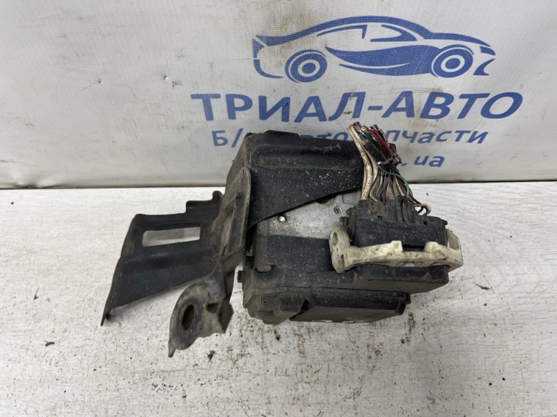 Блок abs Camry 2001-2006 XV30 2.4 Бензин 2AZFE Блок abs Camry 2001-2006 XV30 2.4 Бензин 2AZFE