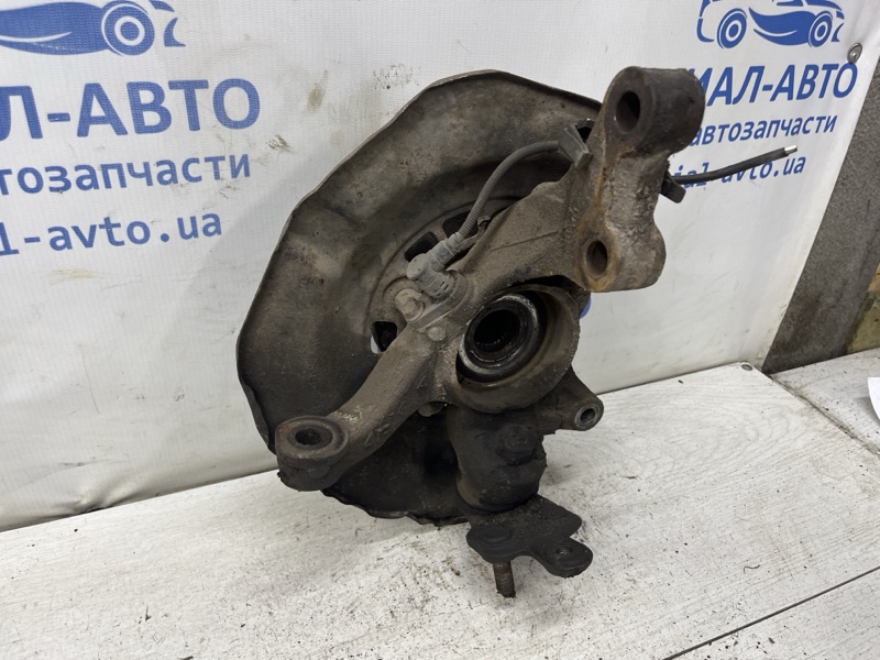 Кулак поворотный левый со ступицей Toyota Camry XV30 2.4 Бензин 2AZFE Кулак поворотный левый со ступицей Toyota Camry XV30 2.4 Бензин 2AZFE