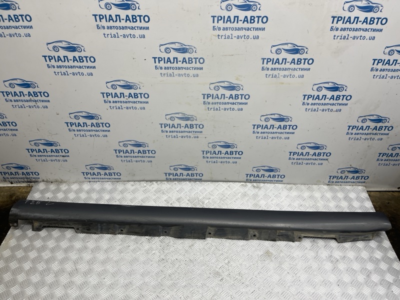 Накладка порога внешняя левая Toyota Avensis 2002-2010 T25 1.8 бензин 1ZZFE 7585205902 Б/У