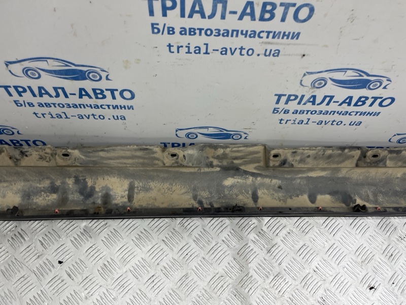 Накладка порога внешняя левая Avensis 2002-2010 T25 1.8 бензин 1ZZFE
