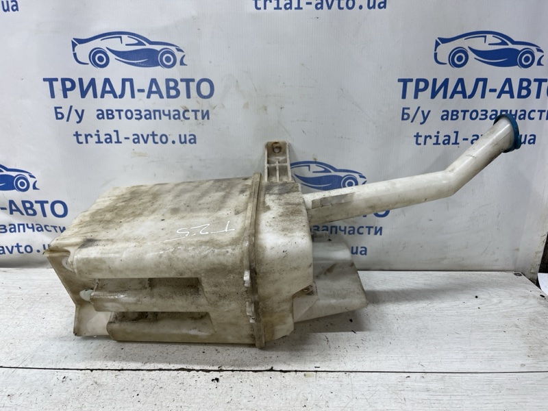 Бачок омывателя Avensis 2002-2010 T25 1.8 бензин 1ZZFE