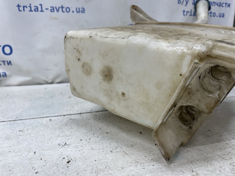 Бачок омывателя Avensis 2002-2010 T25 1.8 бензин 1ZZFE