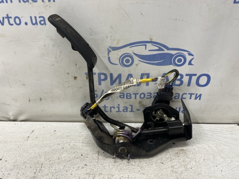 Запчасть педаль газа Toyota Avensis 2002-2010 T25 1.8 бензин 1ZZFE 7801013011 Б/У Педаль газа Toyota Avensis 2002-2010 T25 1.8 бензин 1ZZFE 7801013011 Б/У