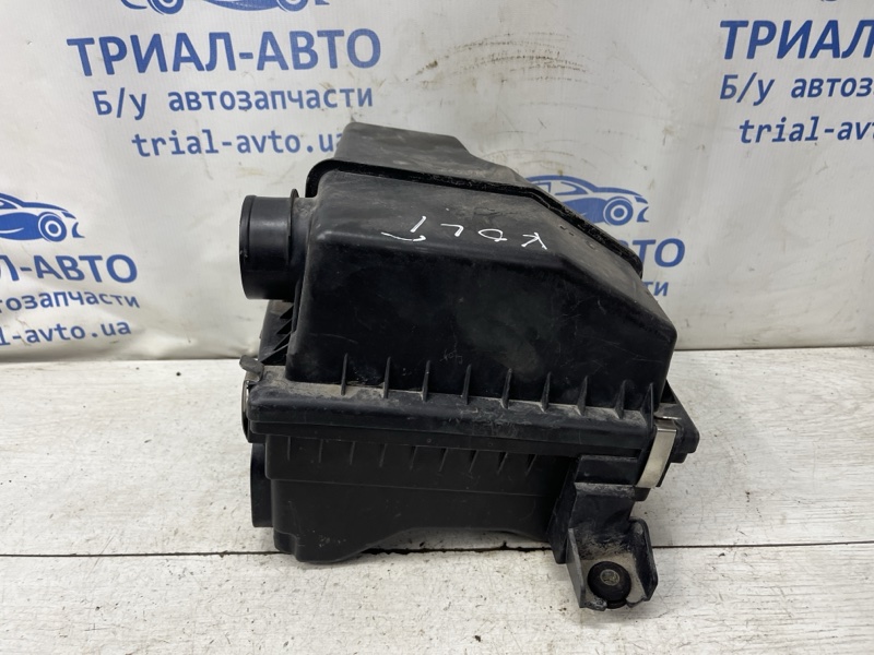 Запчасть корпус воздушного фильтра Mitsubishi Colt 2002-2012 6 1.1 MN130292 Б/У Корпус воздушного фильтра Mitsubishi Colt 2002-2012 6 1.1 MN130292 Б/У