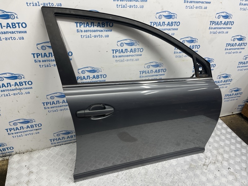 Дверь передняя правая Toyota Avensis T25 1.8 бензин 1ZZFE Дверь передняя правая Toyota Avensis T25 1.8 бензин 1ZZFE