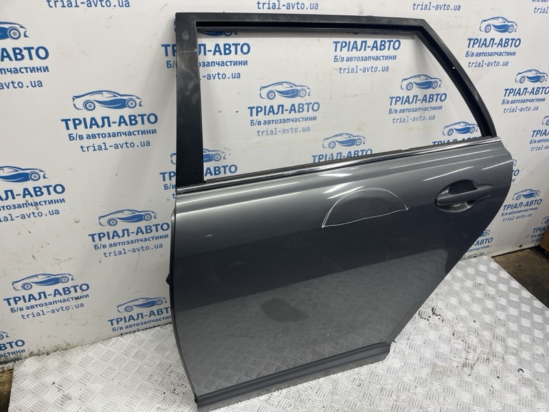 Дверь задняя левая Toyota Avensis T25 1.8 бензин 1ZZFE