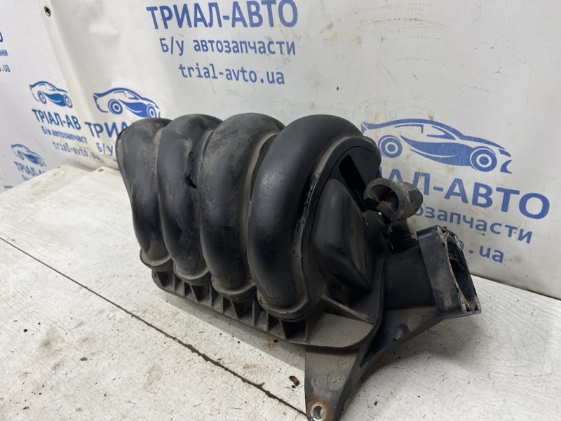 Коллектор впускной пластик Avensis 2002-2010 T25 1.8 бензин 1ZZFE